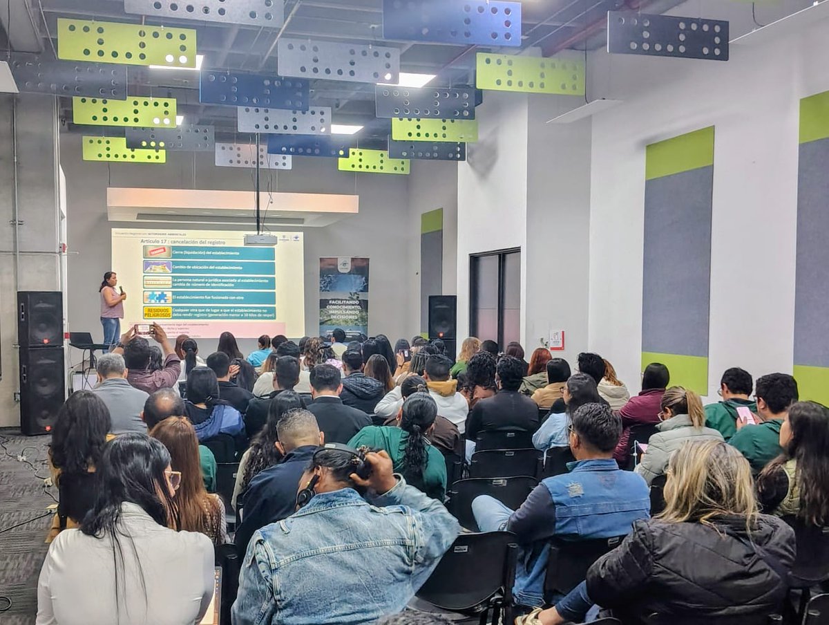 IDEAMColombia's tweet photo. #IdeamInforma 🌿 | Tercer día del Encuentro Regional en Bogotá

Hoy compartimos con empresas de los sectores industrial, manufacturero, construcción y de servicios, así como con las autoridades ambientales, en una jornada de fortalecimiento de capacidades sobre los subsistemas PCB y RUA 📊

Estos espacios promueven el intercambio de conocimientos, la resolución de inquietudes y el reporte oportuno de información ambiental, contribuyendo a una mejor toma de decisiones y a una gestión ambiental más eficiente.

🤝 Gracias a todos los participantes por sumarse a este ejercicio de articulación y construcción conjunta.