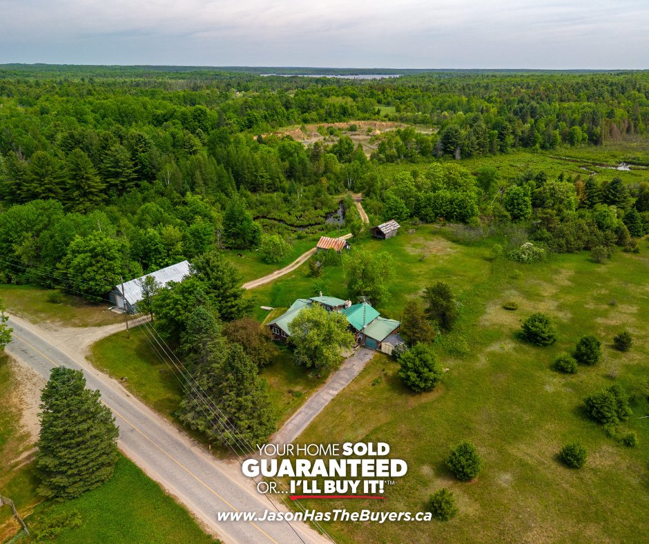 JasonClarkeRE's tweet photo. 🏡 NEW LISTING

📍 4342 Henderson Road, Frontenac North, ON

2.71 acres of opportunity! Spacious home, loft, wood stove, large garage, and multiple outbuildings. Perfect for hobbyists, entrepreneurs, or anyone looking for space and privacy.

💰 $474,900 https://t.co/wZ8C6tFbKD