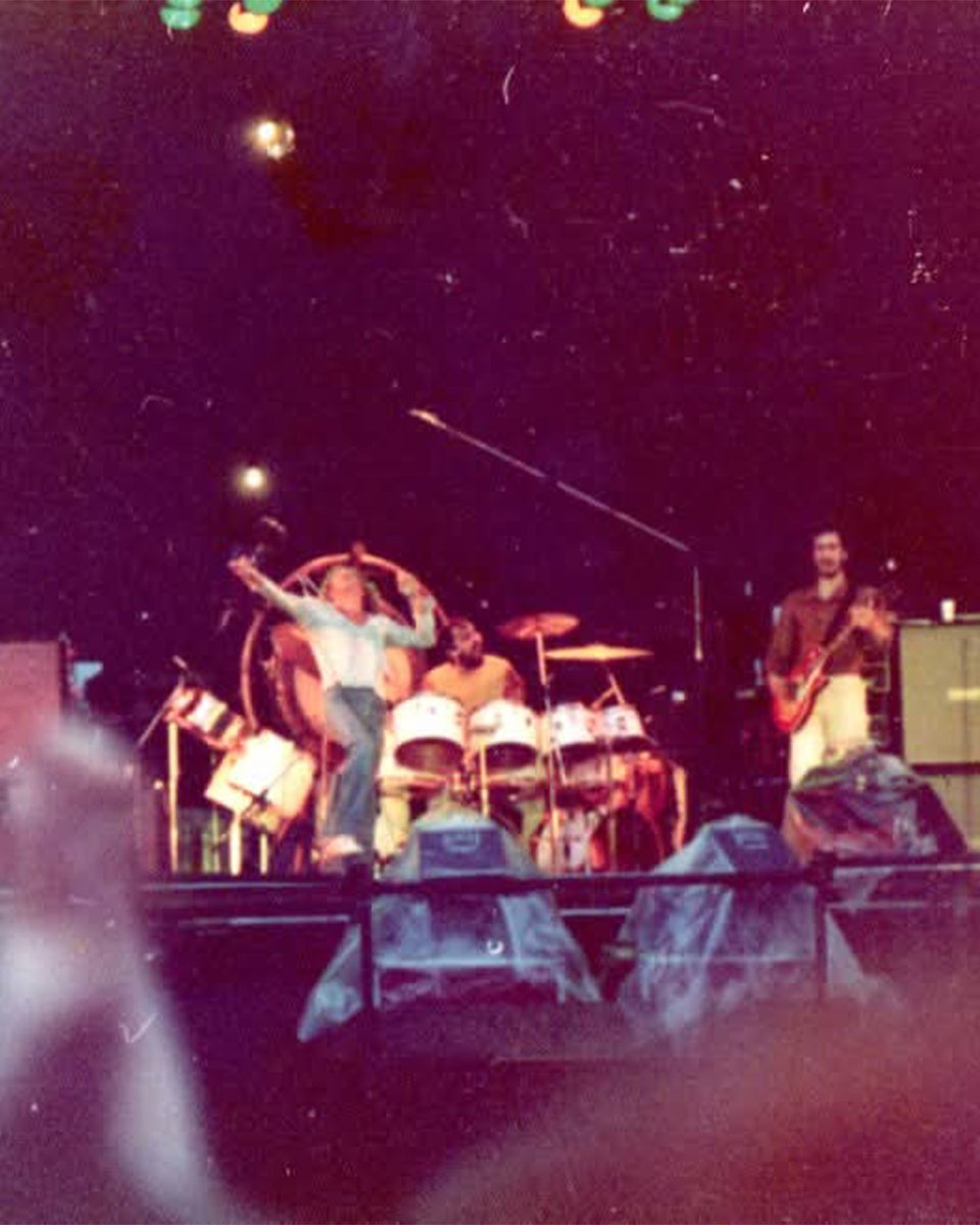 TheWho's tweet photo. On This Day in 1976, The Who perform at Celtic Park. Before the show an 11-year old won a competition to demolish the theatre organ, which was a movie prop from 'Tommy', with Keith Moon.

📸 Ray Beltrami / Chalkie Davies https://t.co/oz4c338SI6