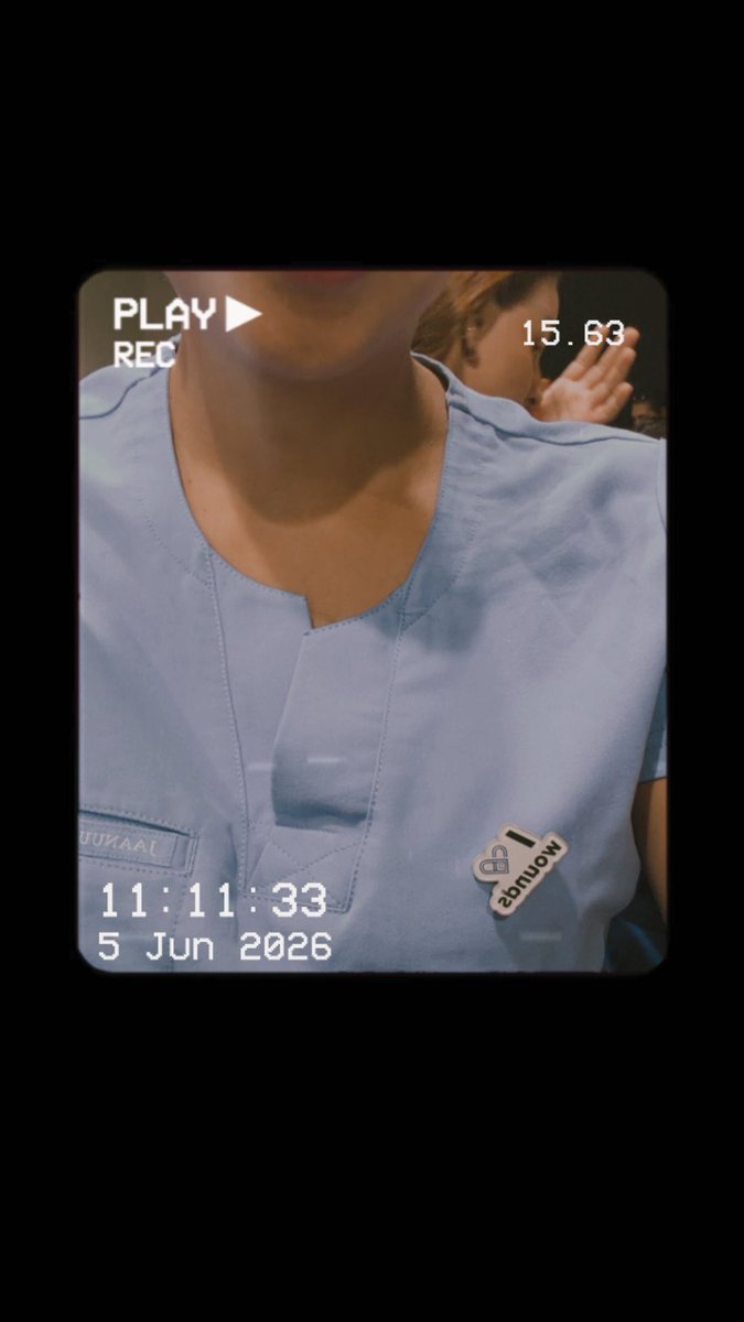Nursepeque_'s tweet photo. 11:11 https://t.co/js2iaEI5p5