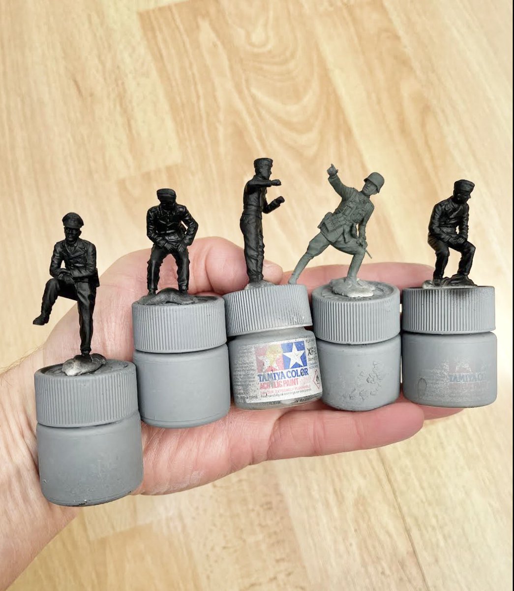 IanTheWelder63's tweet photo. Started the crew for the Stug B - first two figures done. Very nice set with great poses.
#JustForFunScaleModels https://t.co/YWfVFuoe5M