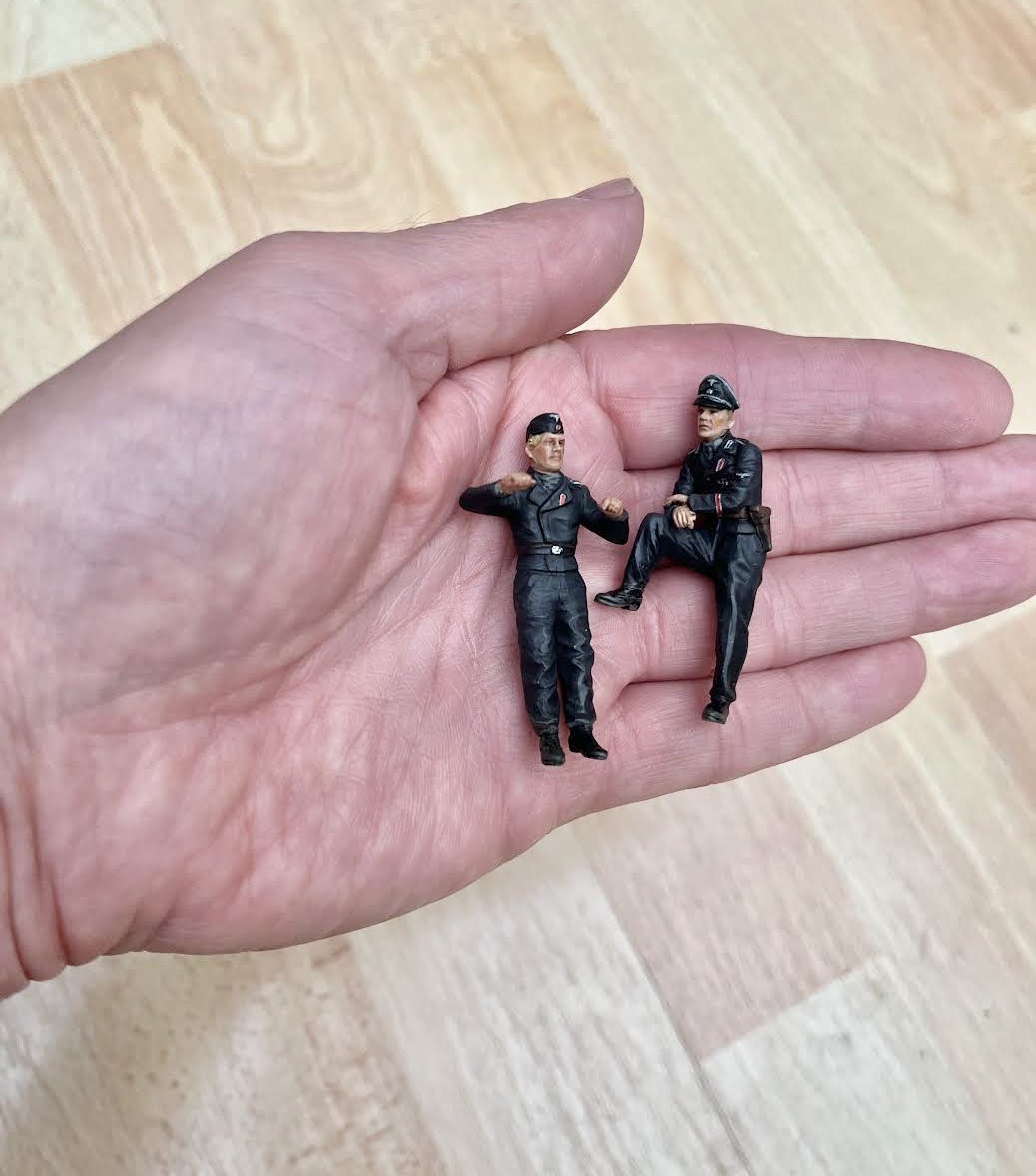 IanTheWelder63's tweet photo. Started the crew for the Stug B - first two figures done. Very nice set with great poses.
#JustForFunScaleModels https://t.co/YWfVFuoe5M