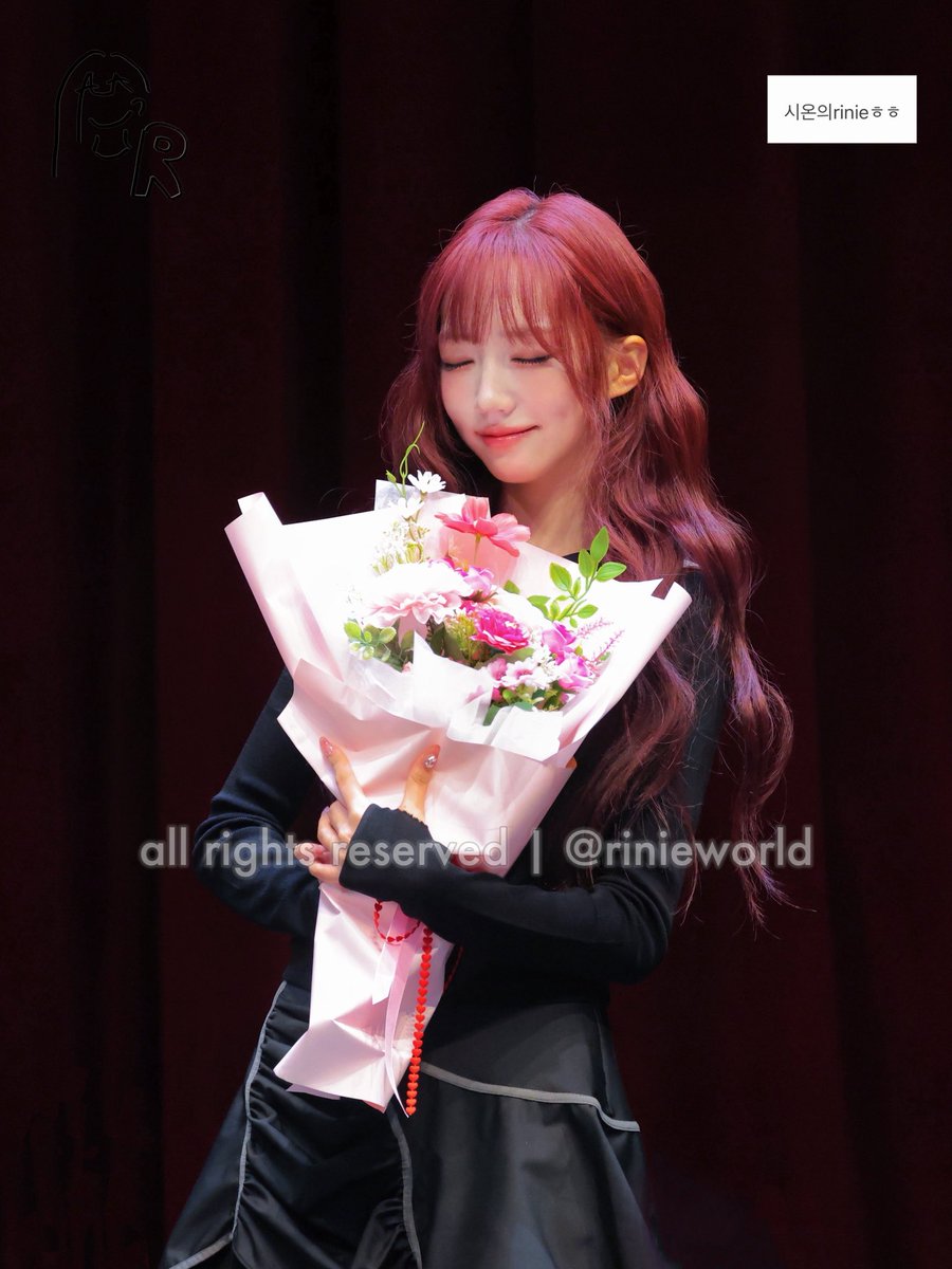 rinieworld's tweet photo. 260605
JumpUp

💐

#ShiOn #시온 #シオン #박시온 
#tripleS #트리플에스 #トリプルS
#トリプルエス #トエス https://t.co/nTFdF0Wuy4