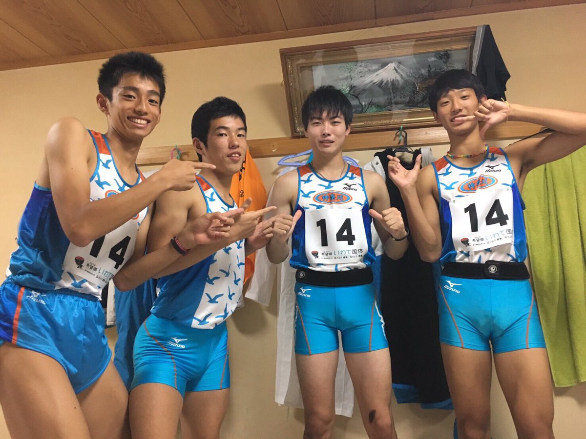 KazuyaHero58201's tweet photo. 並ぶ水色スパッツの陸上部員たちいろいろ https://t.co/zWEubmXZ82