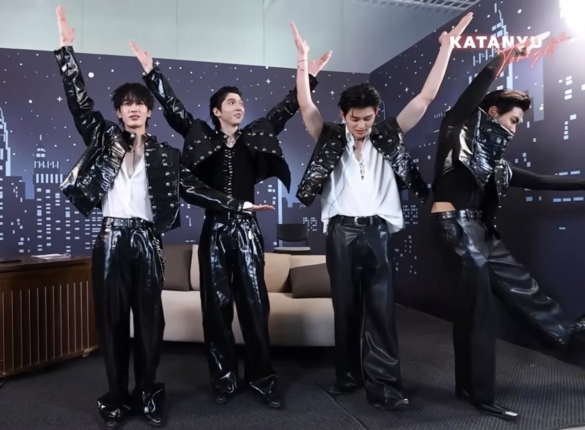 pondreams's tweet photo. after watching jasper in katanyu tonight i really hope riser will treat them better as a boygroup in the future🧎‍♀️like jasper really have so much potential!! give them album, concert and variety show please t____t

 #KatanyutonightxJASPER #JASPER https://t.co/vKfJ2Knz2L