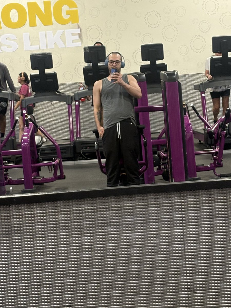 monkeyDtruthyy's tweet photo. can’t be bald and skinny so here we are https://t.co/TSgkeMV66Q