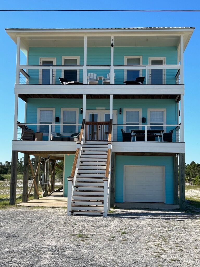 AlaVHR's tweet photo. Owners, here’s the part that stings.

You did the work.
You bought the home.
You furnished it.
You handle the repairs.

Then a platform takes a cut and limits your guest relationship?

No thanks.

Stop building someone else’s platform.

List your rental on https://t.co/jRuh0QNLEf https://t.co/Bv7Yo4Gv6c