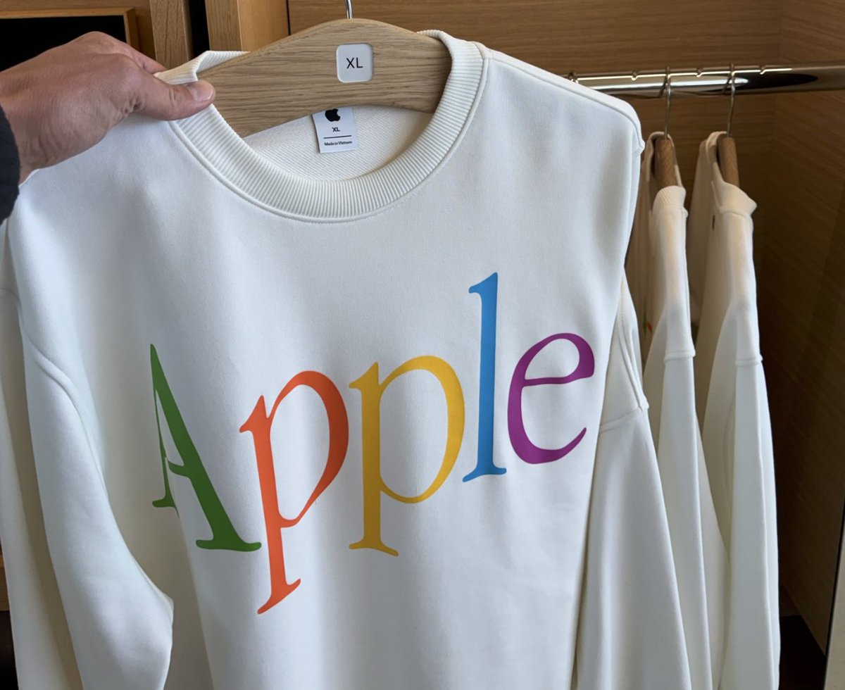 ClassicII_MrMac's tweet photo. The new Apple Park Visitor Center crewneck sweatshirt echoes the original sweatshirt design from the Apple Collection catalog. (1986)

Also.... where can I get those "ooh Nightclub" pants? 😅
#WWDC26 https://t.co/YpYNnwA44f
