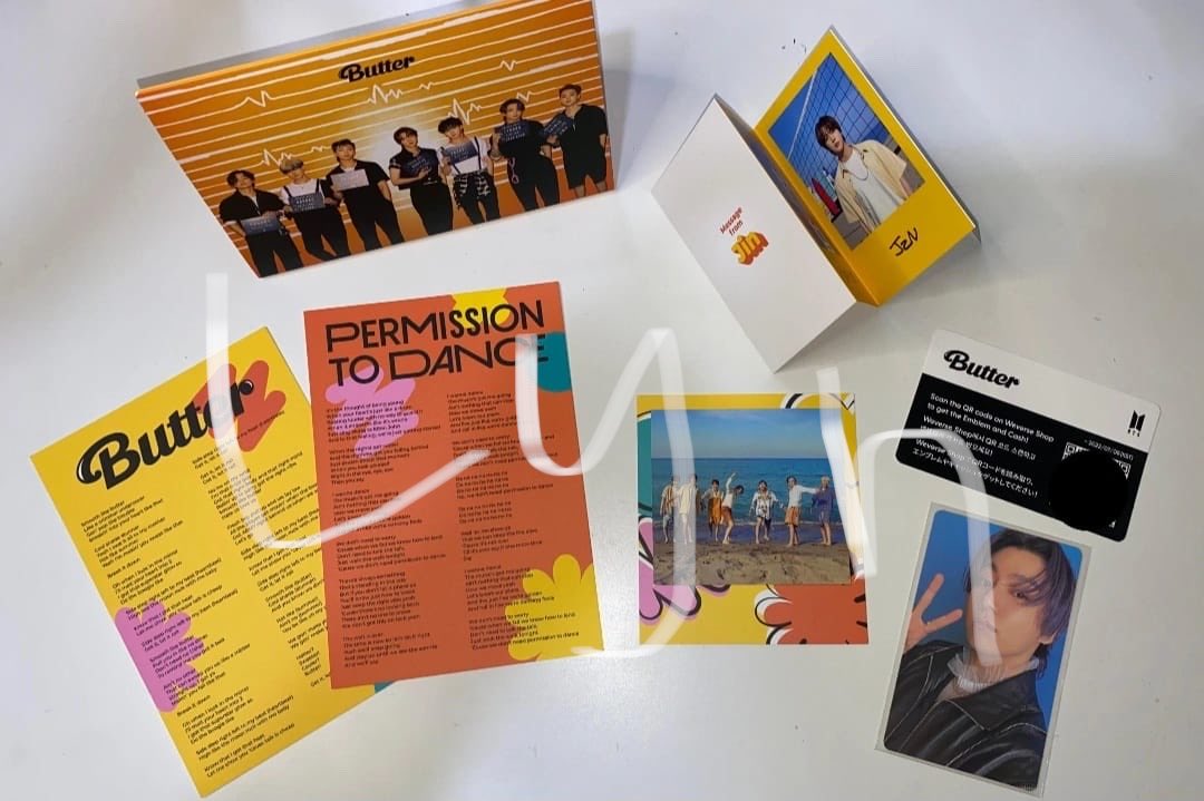 dersiable's tweet photo. guys ad yg mau gantiin aku co ini? aku mau co ini 6.6 tapi gajadi karena uangnya tibatiba butuh untuk yang lain… ini fullset inc photocard yaa

album bts butter fullset pc Jungkook postcard Jin, only 90K! #zonauang https://t.co/3GkjAQHWpt