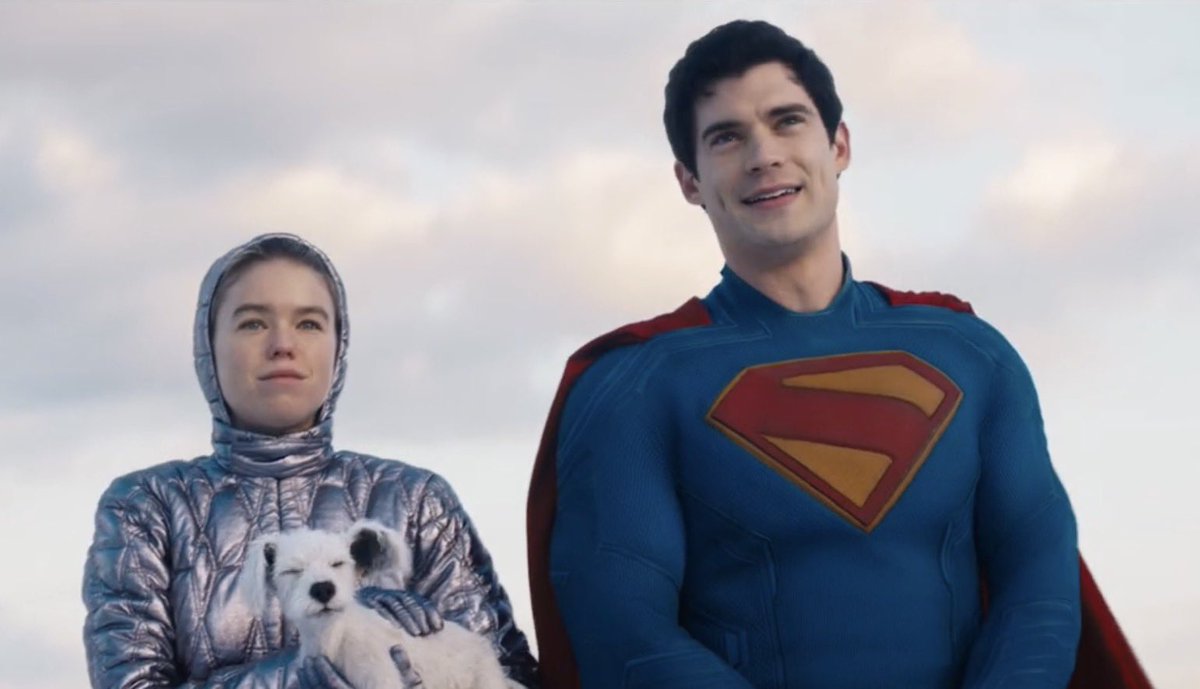 harleenrobbie's tweet photo. consigo ver exatamente quando o david some e o espírito do superman se apodera do corpo dele não tem quem me convença q este homem não é o cara dos quadrinhos as expressões estrutura óssea e carisma IGUAIS ele não é um personagem é o próprio superman https://t.co/vDDRroPxBk