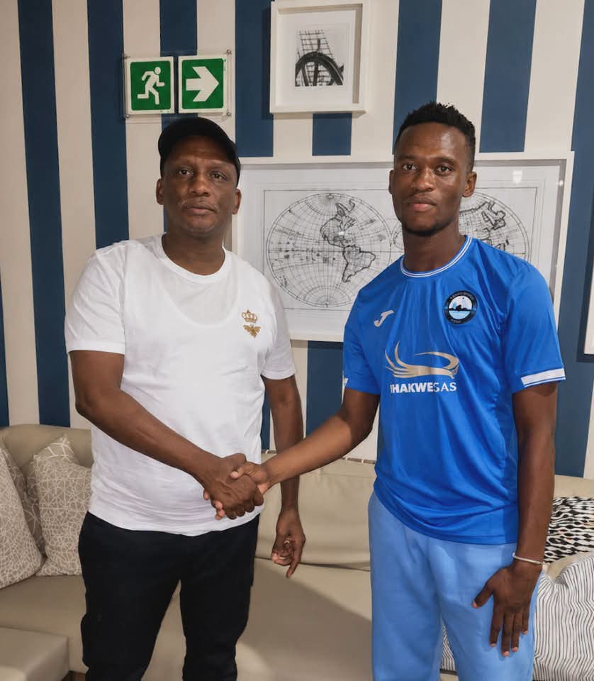 UnplayableZA's tweet photo. 𝗗𝗘𝗔𝗟 𝗗𝗢𝗡𝗘 ✍️ 

Left back Siphamandla Gwele has joined Richards Bay from Ravens FC, on a 2-year deal + 2-year option.

#NatalRichBoyz
#UNPLAYABLE https://t.co/cUazTwjkPJ