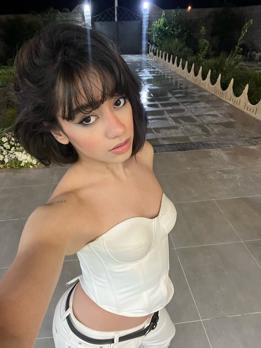 sara tweet media