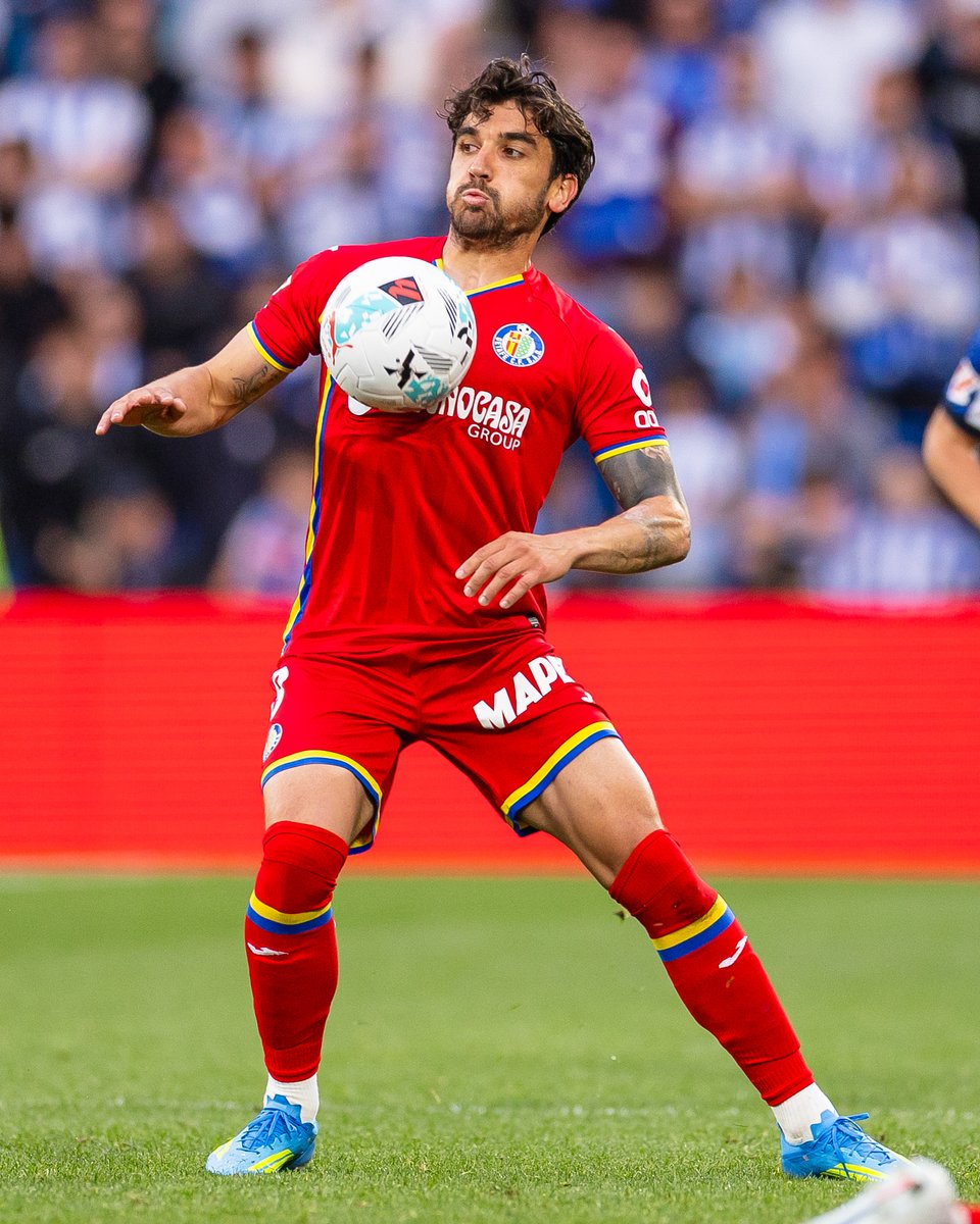 GetafeCFen's tweet photo. A magnet in his chest. 

🧲⚽ https://t.co/9up5sCEtBU