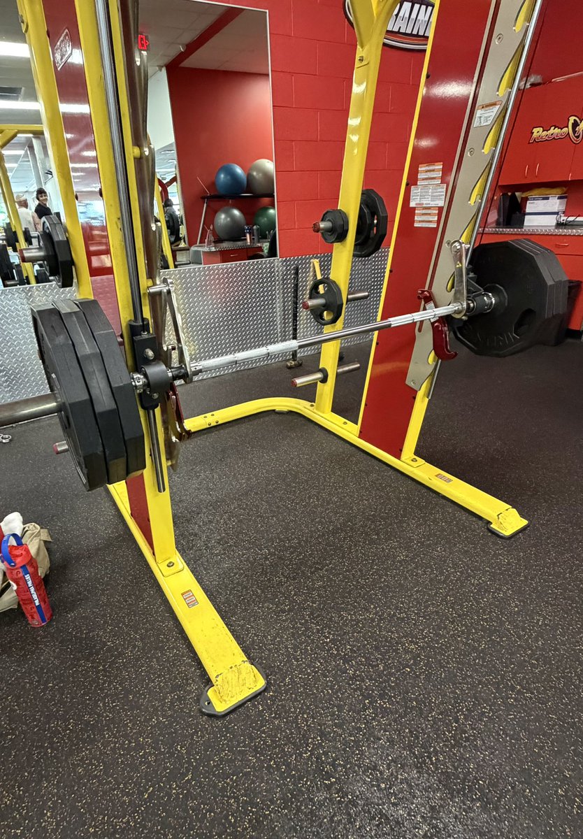 silvrgoat06's tweet photo. 24 hours since I slept and I’m wide awake, I really should be studied 😂 💪 #gym #fitover40 #pushday #fridayfitness #cardio #weightlifting https://t.co/j3iCLvQKfa