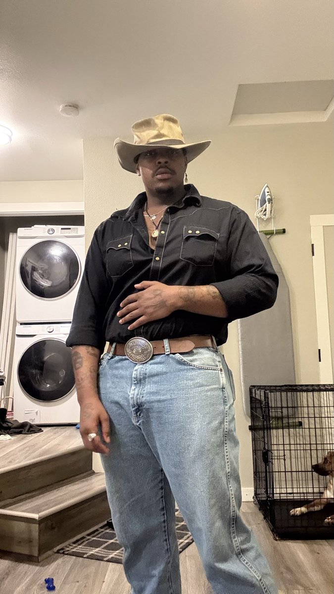BakedShitz's tweet photo. If I was bubbles I’d fuck bull too #stud #ootd #moots https://t.co/2G6P7yh9h5