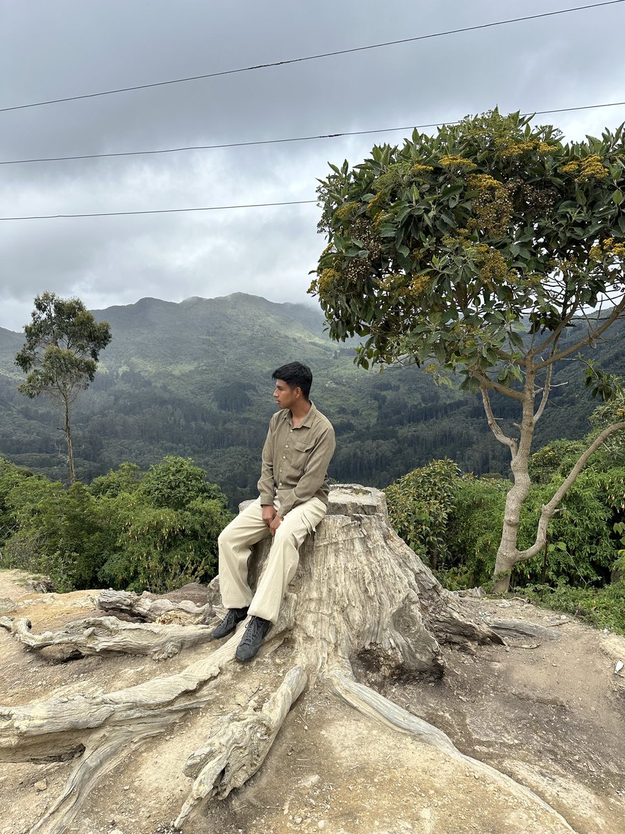 gilred_'s tweet photo. me soltaron la mano cuando mas me dolía y terminé abrazando a un país que me devolvió la alegría 🇨🇴❤️‍🩹 https://t.co/pF11kib0oK