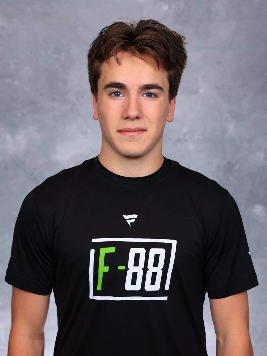 blazerhockey's tweet photo. Bonafide stud. 
JP checks in at the NHL Combine. 

📸 @NHL https://t.co/Qk7DMopcoL