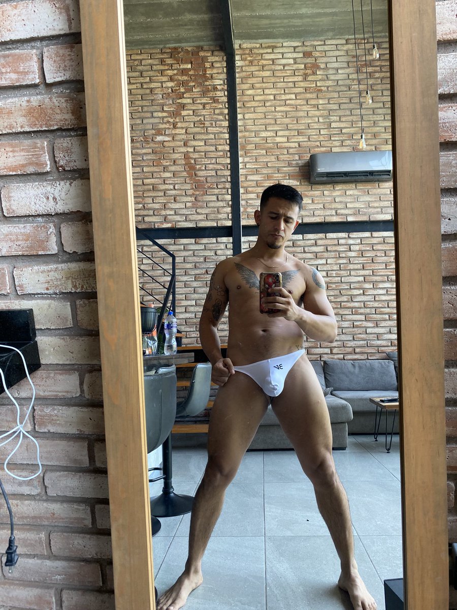 colossus_MX2's tweet photo. El blanco me queda bien ? 

By:
@BravisimaOF @Bravisima_OF https://t.co/1g4Slpu4zb