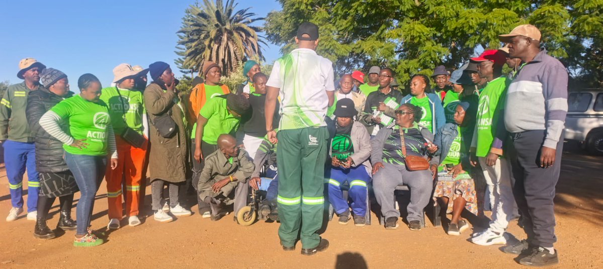 TshwaneActionsa's tweet photo. 💚 KHUPHUKA FRIDAY 💚 The Greater Hammanskraal Constituency is not done until they are done. That's the spirit of #Khuphukafridays https://t.co/IzQxXITOfQ