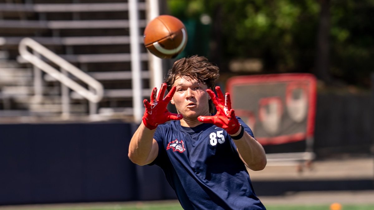 StonyBrookFB's tweet photo. First Day of OTA 📈

#As1 https://t.co/vKGCrl8b7C