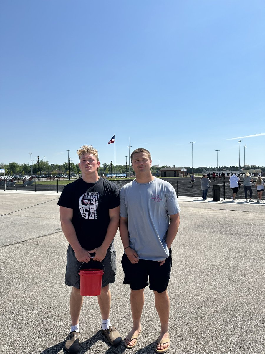 EvanBernhardt's tweet photo. Last practice of the season for Lucas Hall and Keenan Mowery-Shields up at North Central before State tomorrow. #ALLIN #WaglePride https://t.co/OHRmNoi9pF