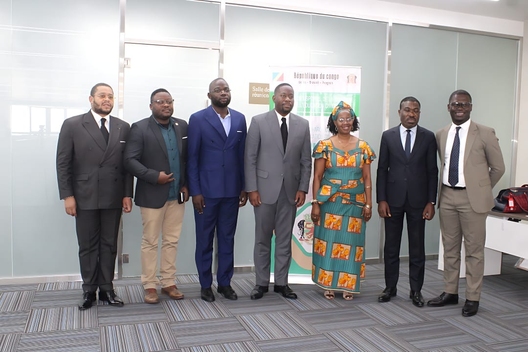 CongoUnfpa's tweet photo. La Représentante de l’#UNFPA @kayagnes3 a rencontré le Ministre délégué de la Jeunesse et de l’Éducation civique pour renforcer le partenariat en faveur des jeunes congolais.
Au cœur des échanges : dividende démographique, emploi, leadership, participation citoyenne et innovation https://t.co/C3EU70eV50