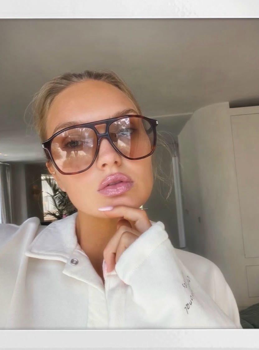 stcr_light's tweet photo. Buongiorno ✨

Amando mi gloss de @bphoenixgroup 🥰 https://t.co/6o7ydOlevQ