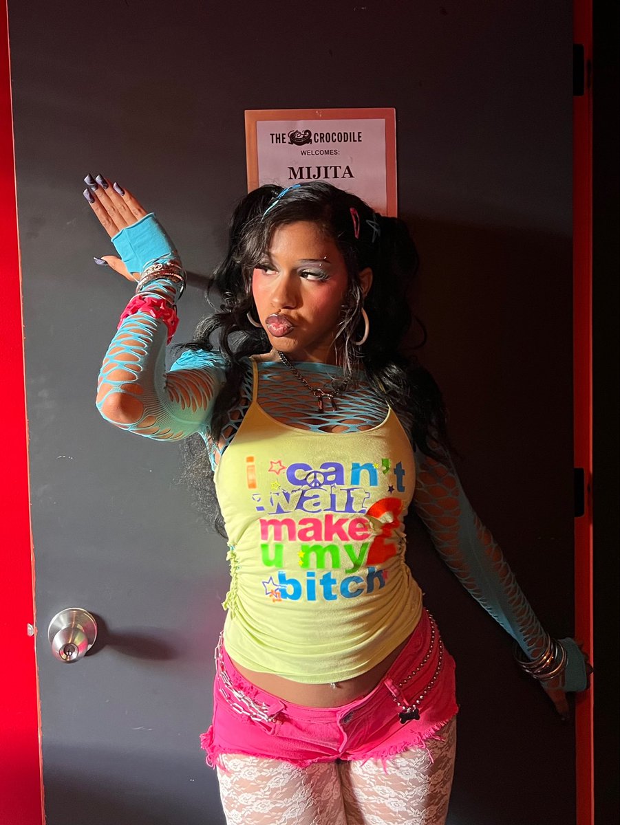 mijitax3's tweet photo. first show of my first tour serve https://t.co/xOiQWfHL8d