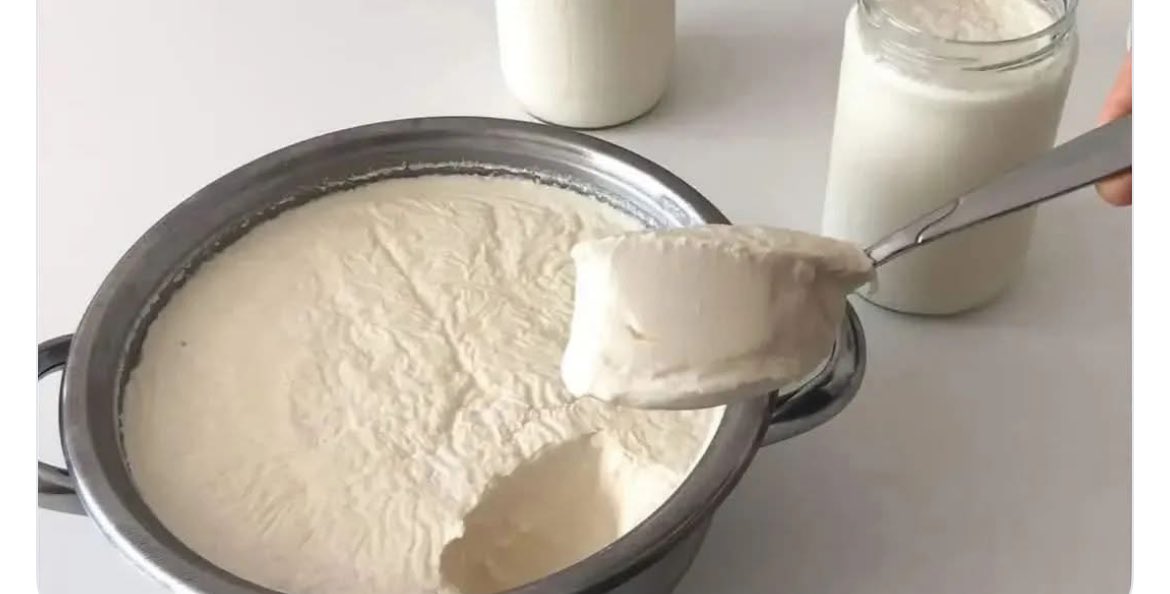 Recepsamuncu1's tweet photo. TALİHSİZ CÜMLE

Haydar Yılmaz 

Süt ve Süt ürünleri tüketmeyin ..

Türkiye dünyada  yoğurt tüketiminde 1. nci sıradadır.

Türkiyede  Laktoz intoleransı %  87 oranındadır 

Bu ne demek ❓

Türkiyede süt içilmesi zorlanmamalı !. https://t.co/smhVJr5o6D