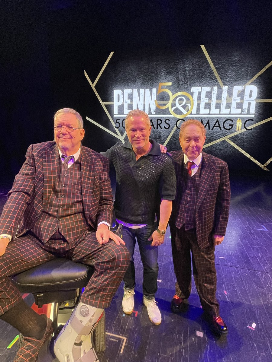 richworldorder's tweet photo. The masters! Penn &amp; Teller https://t.co/eQa22bJRWF