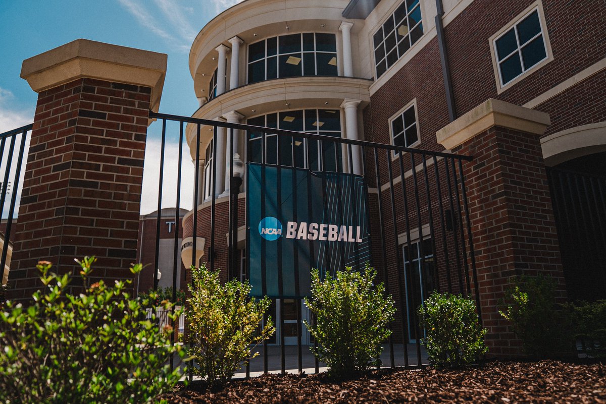 TroyTrojansBSB's tweet photo. The Greatest Show on Dirt has arrived at Riddle-Pace Field

#WTD | #OneTROY⚔️⚾️ https://t.co/FUtRqkFDDG