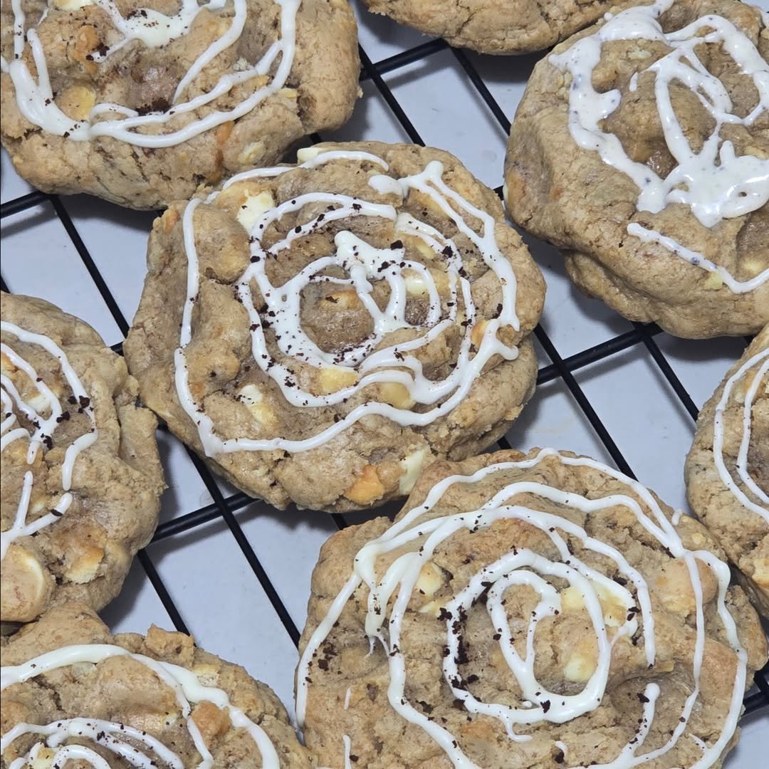 WoobakePH's tweet photo. Meet our exclusive cookie for #SlipIntoTheHOSHIVERSE 🌟

𝙺𝚆𝙾𝙽 𝙻𝙰𝚃𝚃𝙴 —  white chocolate mocha cookie ☕️🍪

Get your hands on this exclusive flavor only at HOSHIVERSE! See you all tomorrow, Woobies! :">

📅 June 6, 2026 | 1PM onwards
📍 5th Floor, Homecourt Area, Building A
(In front of the Sun Garden Entrance)

#FanNightsAtAMManilaBay
#AtTheBay
@KwonHoshi_ph @SOONYOUNG_PH @CaratLandPH @hoshihorawr