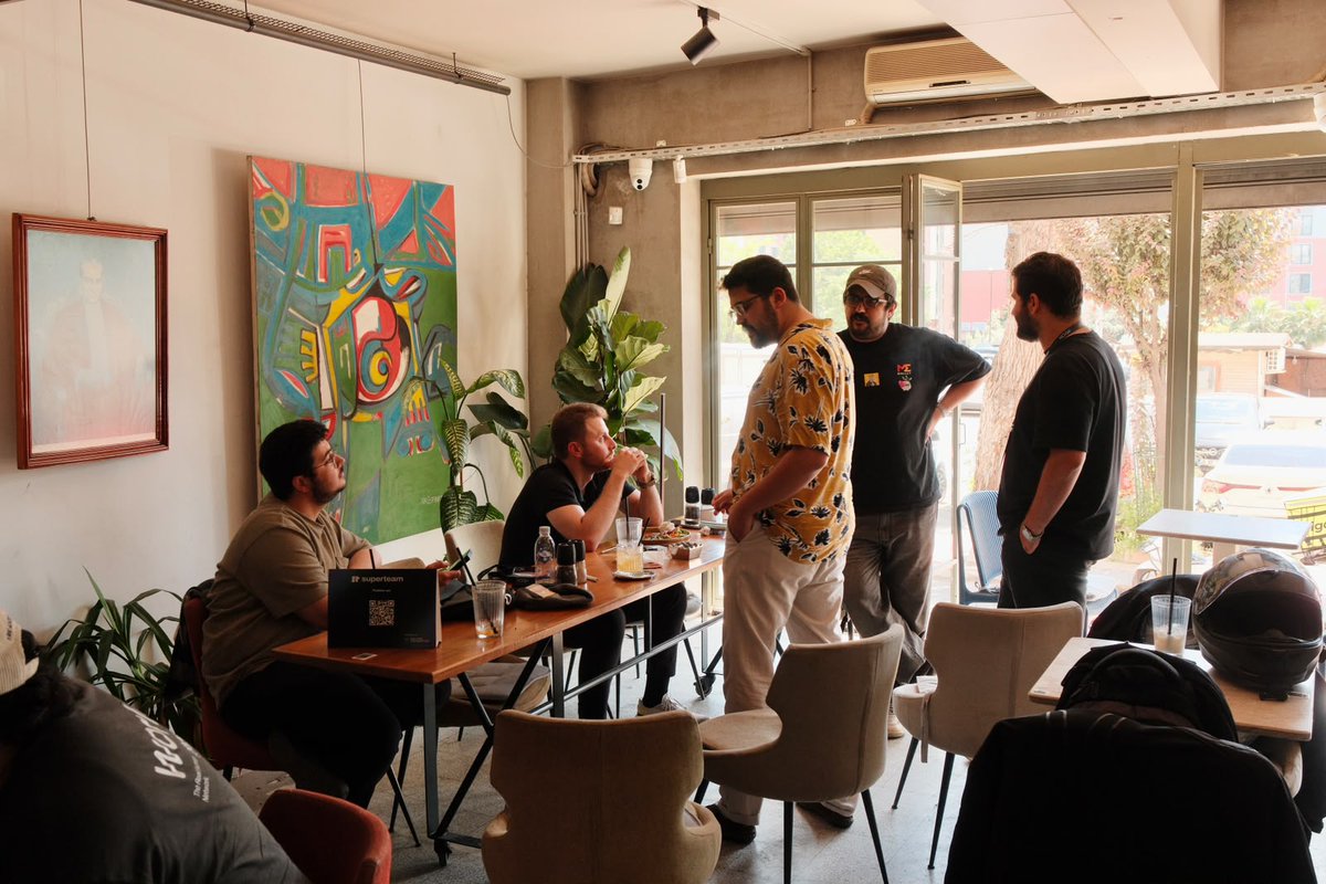 SuperteamTR's tweet photo. 1/ 
We said we'd bring builders a homebase for @IstanbulBlockWk.

For 2 days, the SuperteamTR Build Station in Bomonti was exactly that 🛠️

Coffee flowing. Ideas sparking. @Solana community in one room.

Builders came to ship, get feedback, and find their people 🤝 https://t.co/wVoWoq8PYb