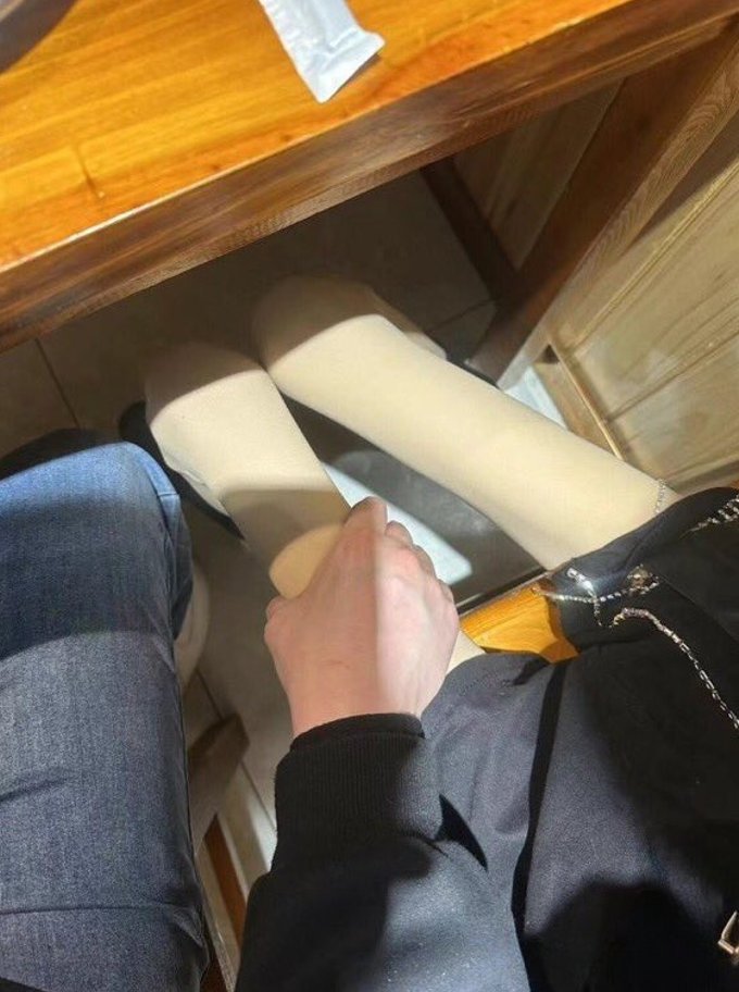 Leylanella's tweet photo. Uygulamadaki adam ‘Diyet yapıyorsun galiba, harika gidiyor’ dedi…
Oysa mesele sadece anoreksiya çıktı https://t.co/wOPFU6i5xN