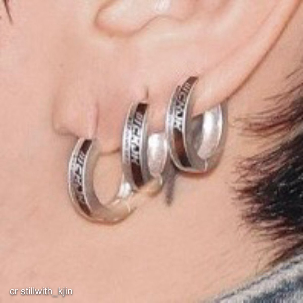 jkcolector's tweet photo. the CKJK on jungkook’s earrings… iconic!!! https://t.co/8UOSrMXejm