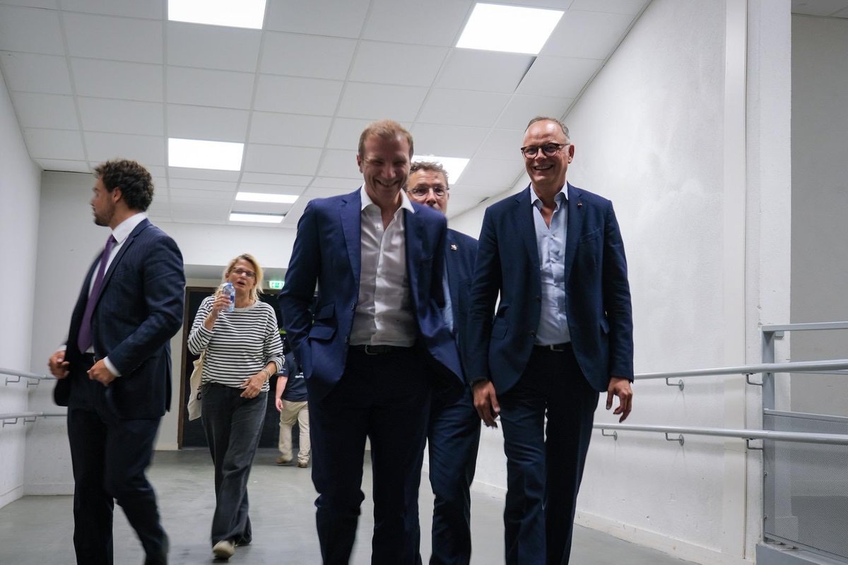 AlexVincendet's tweet photo. 🌾🚜 J’ai accompagné @EPhilippe_LH au congrès des Jeunes Agriculteurs à Bourg-en-Bresse : échanges passionnants avec celles et ceux qui font vivre notre agriculture au quotidien. Je soutiens la proposition d’@EPhilippe_LH sur la modification de la Charte de l’environnement https://t.co/FcLiBs9Ytu