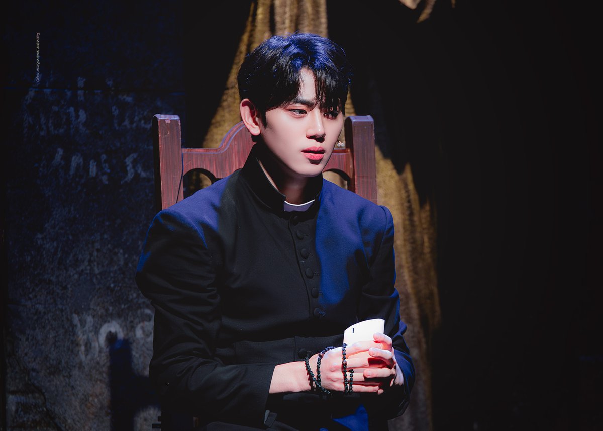rainbow__pic's tweet photo. 20260528 < 브라더스 까라마조프 >  
스페셜커튼콜 M05. 너는 내 안에 있어 
알료샤役  #임태현 

#브라더스까라마조프 #대학로최고의가족뮤지컬 
🥀 https://t.co/0T8UJrpRPH https://t.co/k9aymL9ioC