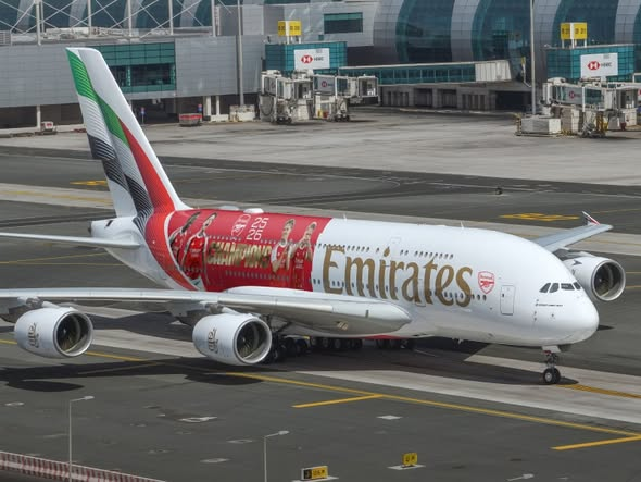 StatPadFootball's tweet photo. 🔴⚪️Emirates’ A380 has been spotted at London Heathrow Airport today featuring its new Arsenal branding.✈️

#AFC #Arsenal https://t.co/XQ2KSbaHwb
