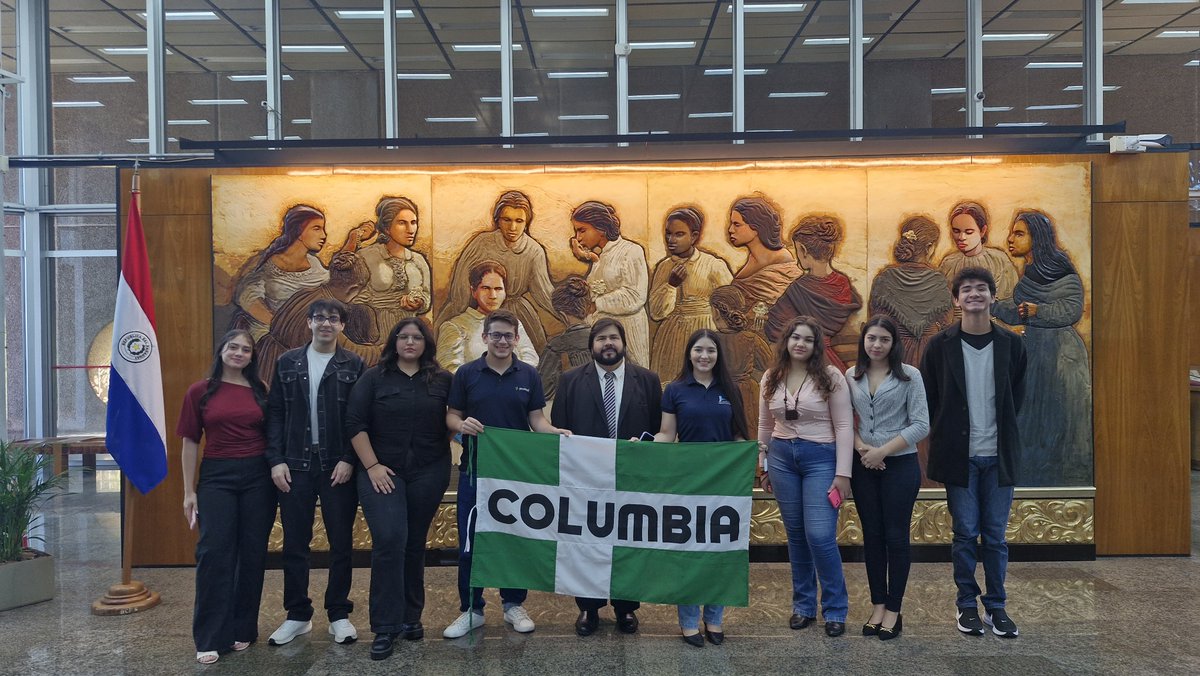 BCPCultural's tweet photo. La #VisitaGuiadaBCP contó con la participación de alumnos de la carrera de Comercio Exterior y Negocios de la Universidad Columbia del Paraguay, quienes conocieron los espacios del BCP y se interiorizaron sobre sus principales funciones. https://t.co/KPC7ZxuPg4