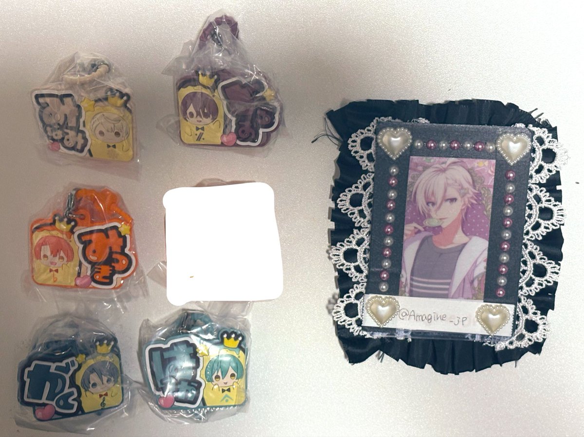Amagine_jp's tweet photo. 【交換】アイナナ アイドリッシュセブン ぷっくりカラフル マルチチャーム

【譲】三月1,楽1,悠1,巳波1,虎於1
【求】天＞＞一織1,壮五1(友人分)

🍒郵送希望,纏めて優先
🍒悠,楽は天との交換のみ

お気軽にお声かけください。 https://t.co/mKbK1q9gwf