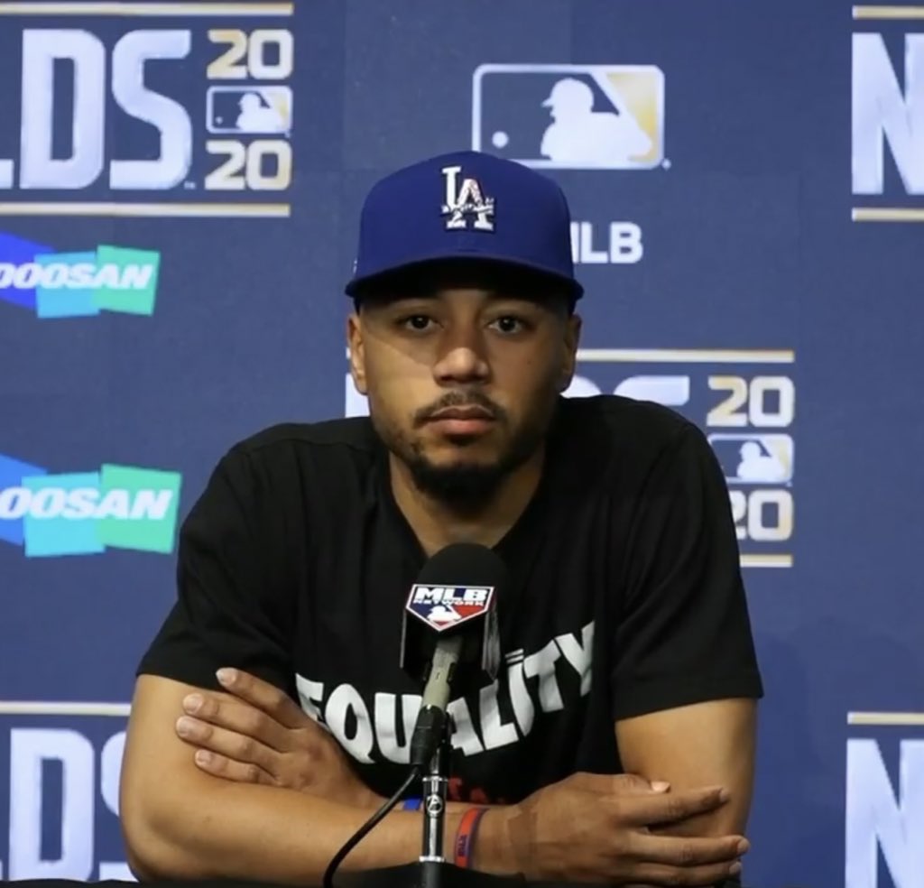 LAtweets22's tweet photo. “Dave Roberts is a great manager” https://t.co/s9Cdo7wTCt