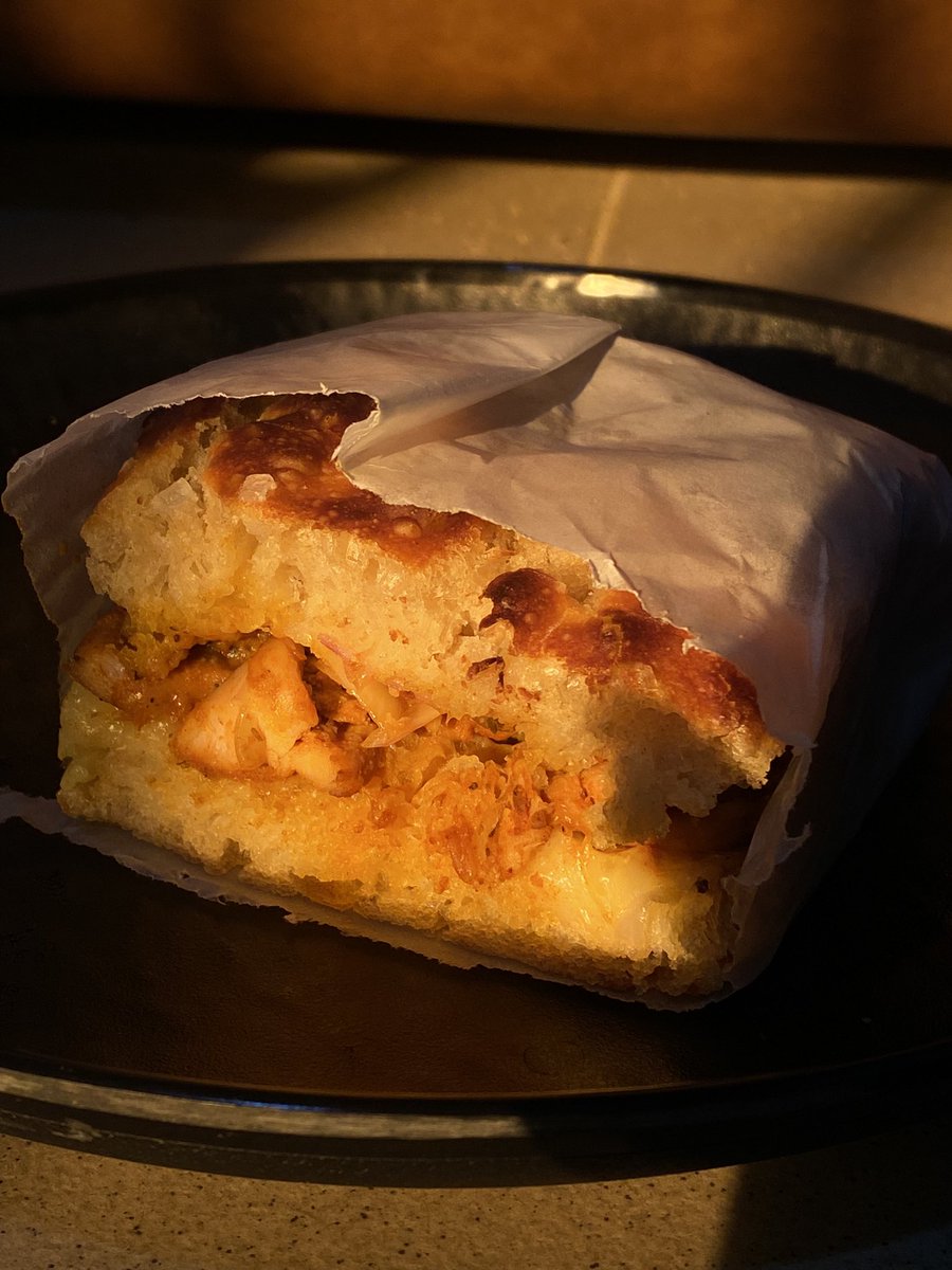 rain____123's tweet photo. made a focaccia sandwich with peri peri chicken, spicy mayo, mozzarella, and red onions…a good sandwich will actually save you https://t.co/1zoBHGpzqe