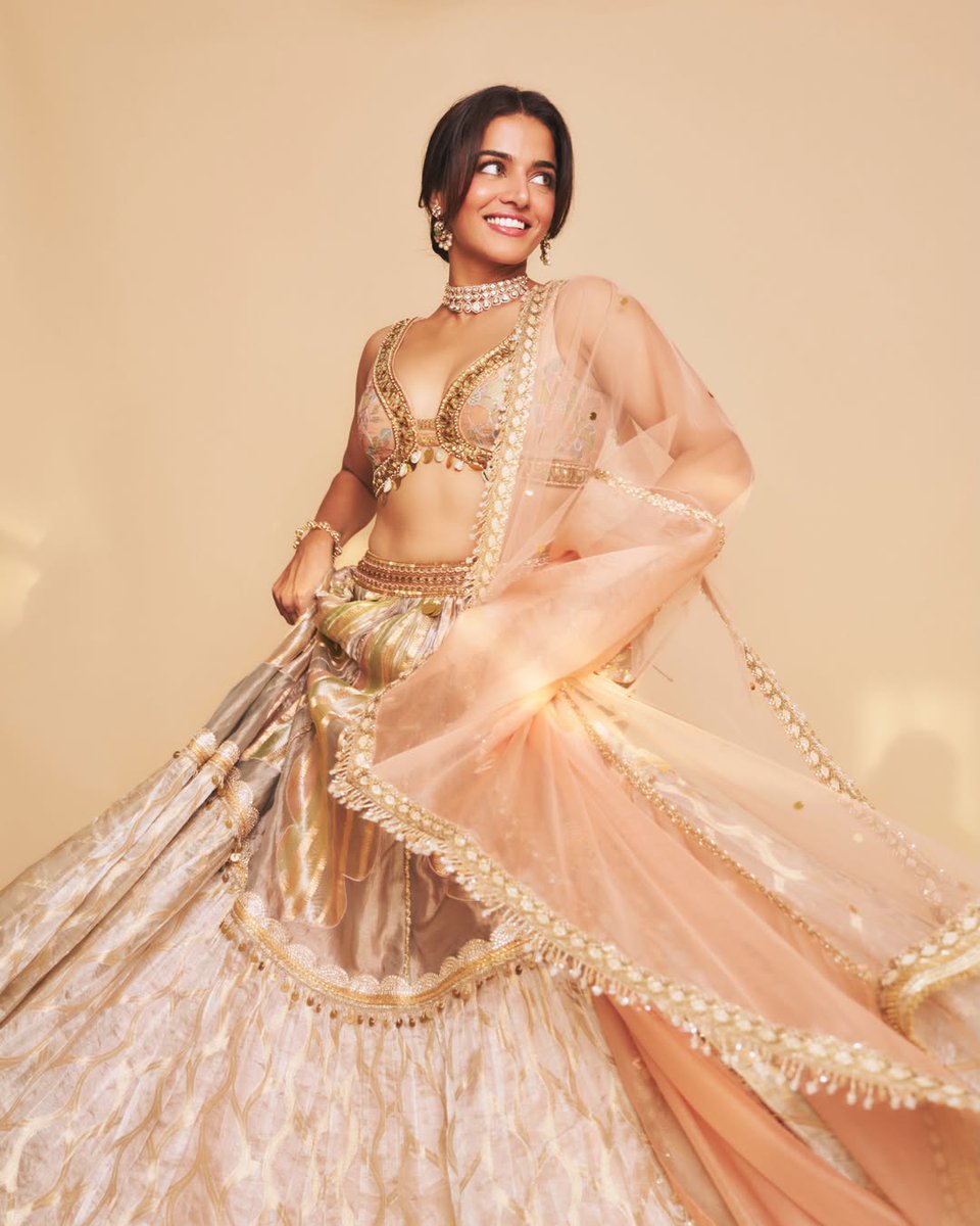 ActressDynamic's tweet photo. Wamiqa Gabbi 🧡✨️

#Wamiqa #WamiqaGabbi https://t.co/hZKpGwmEAp