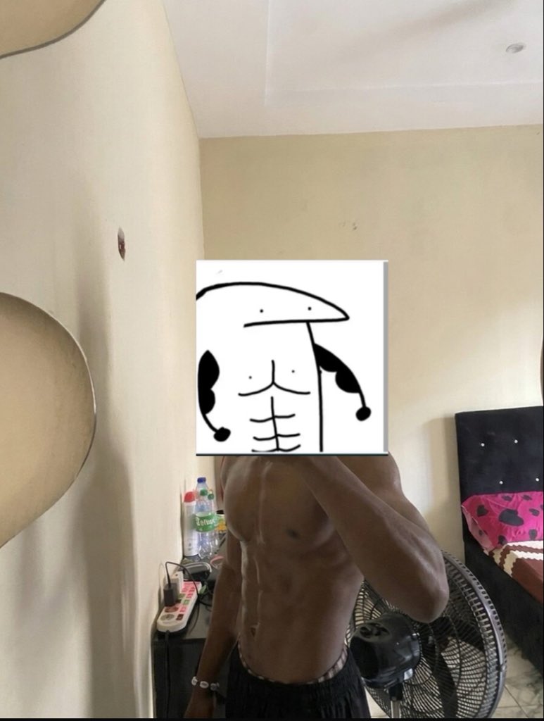 deriuku_'s tweet photo. The face                                              The body https://t.co/h1KMEDFJzI