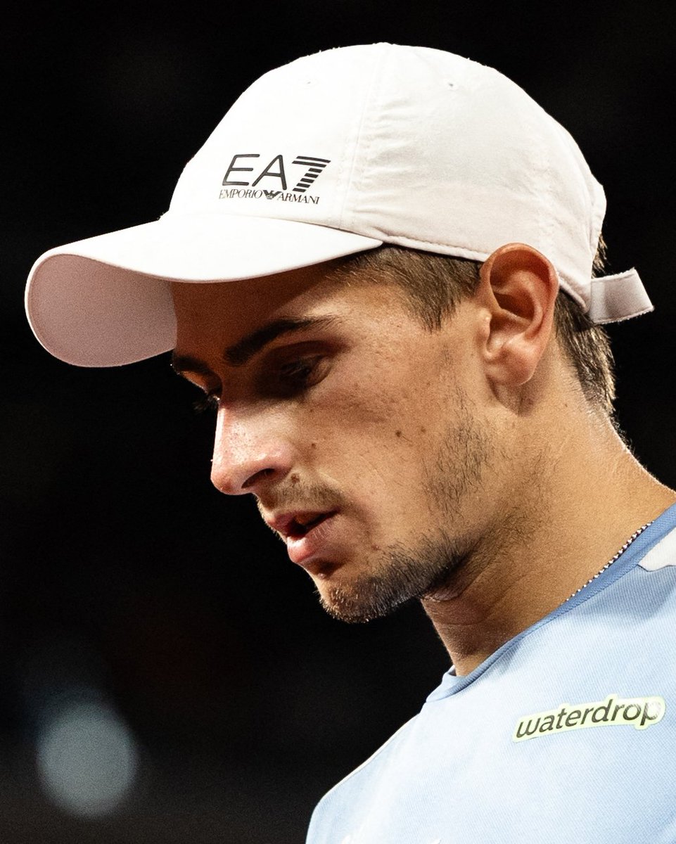 angelomangiante's tweet photo. +++Un virus influenzale e vomito a poche ore dalla semifinale. Costretto a ritirarsi Arnaldi senza scendere in campo. 
Cobolli in finale contro Zverev. #RolandGarros https://t.co/C21UXcULja