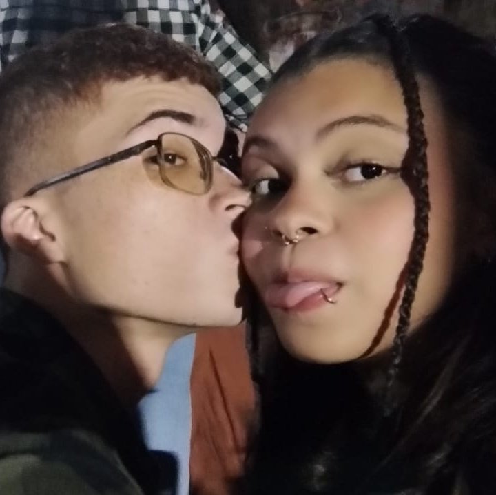 witchappell's tweet photo. Feliz mês do orgulho para nós bissexuais, até pq namorar um homem não me torna hétero https://t.co/KnNbnLiaz4