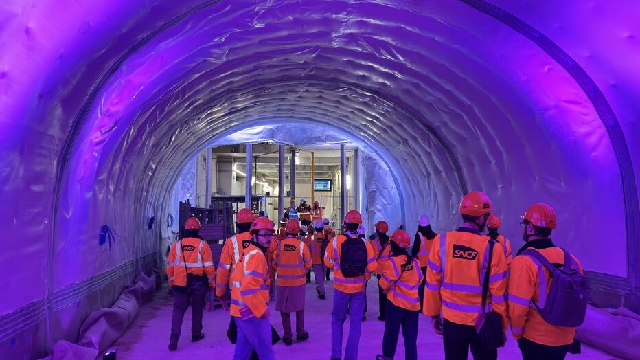 info_Paris_IDF's tweet photo. 🔴 FLASH - #Paris : Le tunnel piéton arrive !

👉 Reliant la Gare de l’Est à la Gare du Nord, il a fini d’être creusé. Un chantier hors norme, mené au millimètre sous la rue La Fayette. Mise en service début 2027. (Le Parisien) #SNCF https://t.co/I7rko2eUzn