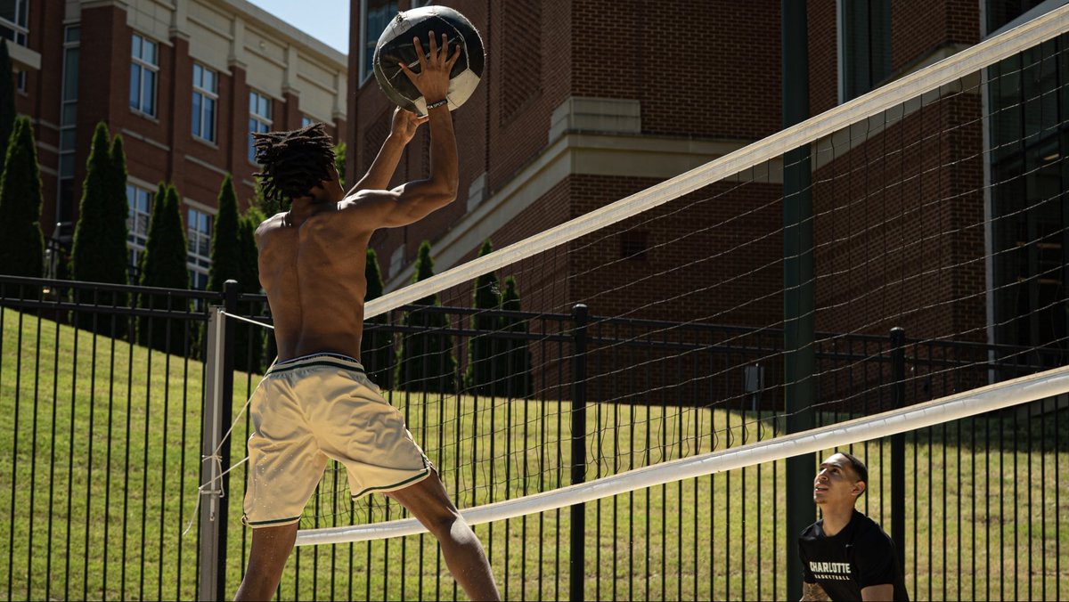 CharlotteMBB's tweet photo. 𝘽𝙚𝙖𝙘𝙝 𝙑𝙞𝙗𝙚𝙨 🏝️ https://t.co/oHaZtIpbkH