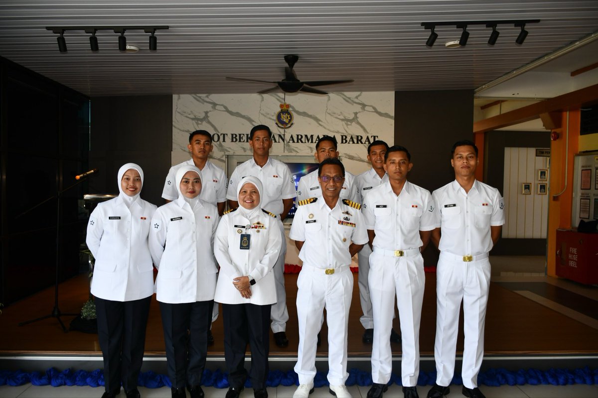BaratDepot's tweet photo. 05 Jun 2026 – Majlis Pemakaian Pangkat Laskar Kelas I Depot Bekalan Armada Barat (DBAB)

Setinggi-tinggi tahniah diucapkan kepada anggota Depot Bekalan Armada Barat (DBAB) yang telah menerima kenaikan pangkat ke Laskar Kelas I.

#ReadyResourcefulResponsive https://t.co/vZqQalIG6r