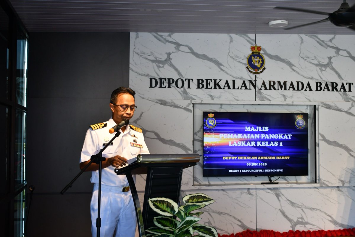 BaratDepot's tweet photo. 05 Jun 2026 – Majlis Pemakaian Pangkat Laskar Kelas I Depot Bekalan Armada Barat (DBAB)

Setinggi-tinggi tahniah diucapkan kepada anggota Depot Bekalan Armada Barat (DBAB) yang telah menerima kenaikan pangkat ke Laskar Kelas I.

#ReadyResourcefulResponsive https://t.co/vZqQalIG6r